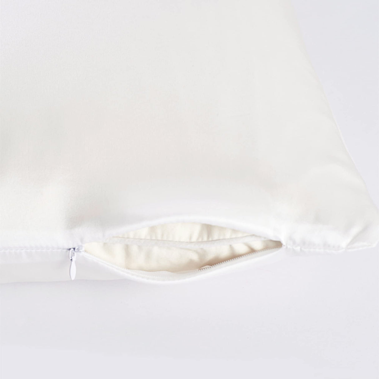 Pink Silk Pillow Cases with Zipper Made in USA, 100% 22 Momme Mulberry Silk Pillowcase for Hair and Skin, Acne Free, Anti Aging, Anti Wrinkle, Hypoallergenic (Pink, Standard)