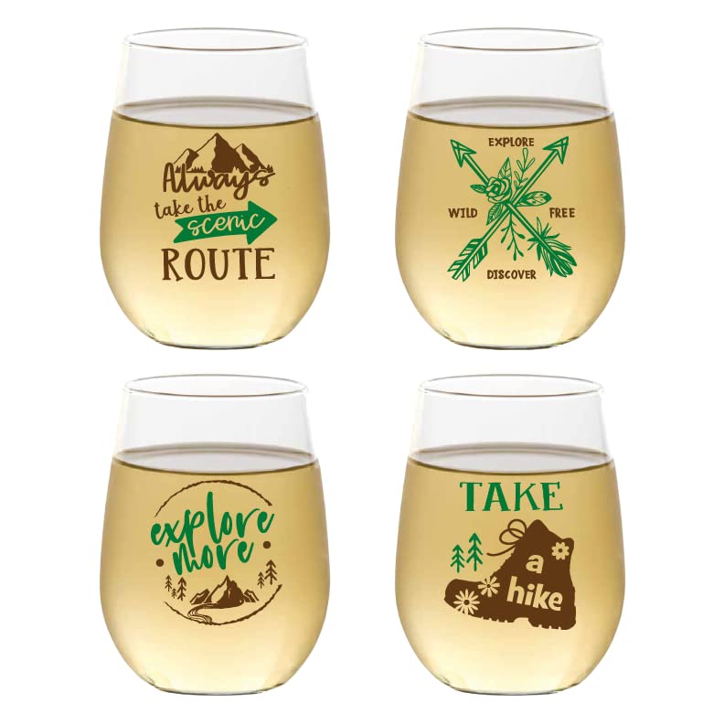 Set of 4 Shatterproof Designer 16 oz Plastic Wine Glasses MADE in the USA (CHRISTMAS)