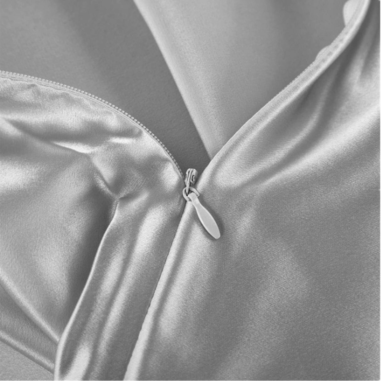 Pink Silk Pillow Cases with Zipper Made in USA, 100% 22 Momme Mulberry Silk Pillowcase for Hair and Skin, Acne Free, Anti Aging, Anti Wrinkle, Hypoallergenic (Pink, Standard)