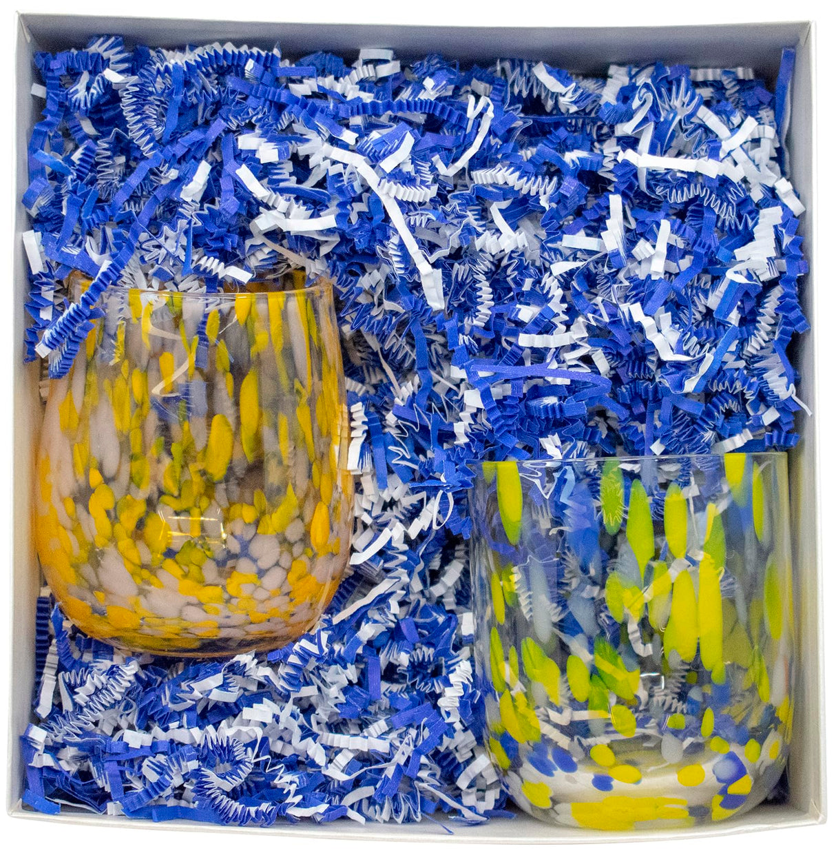 Stephanie Imports Made In USA 3-Ply Crinkle Cut Shredded Paper 2 lbs (Red & Green Christmas Mix)