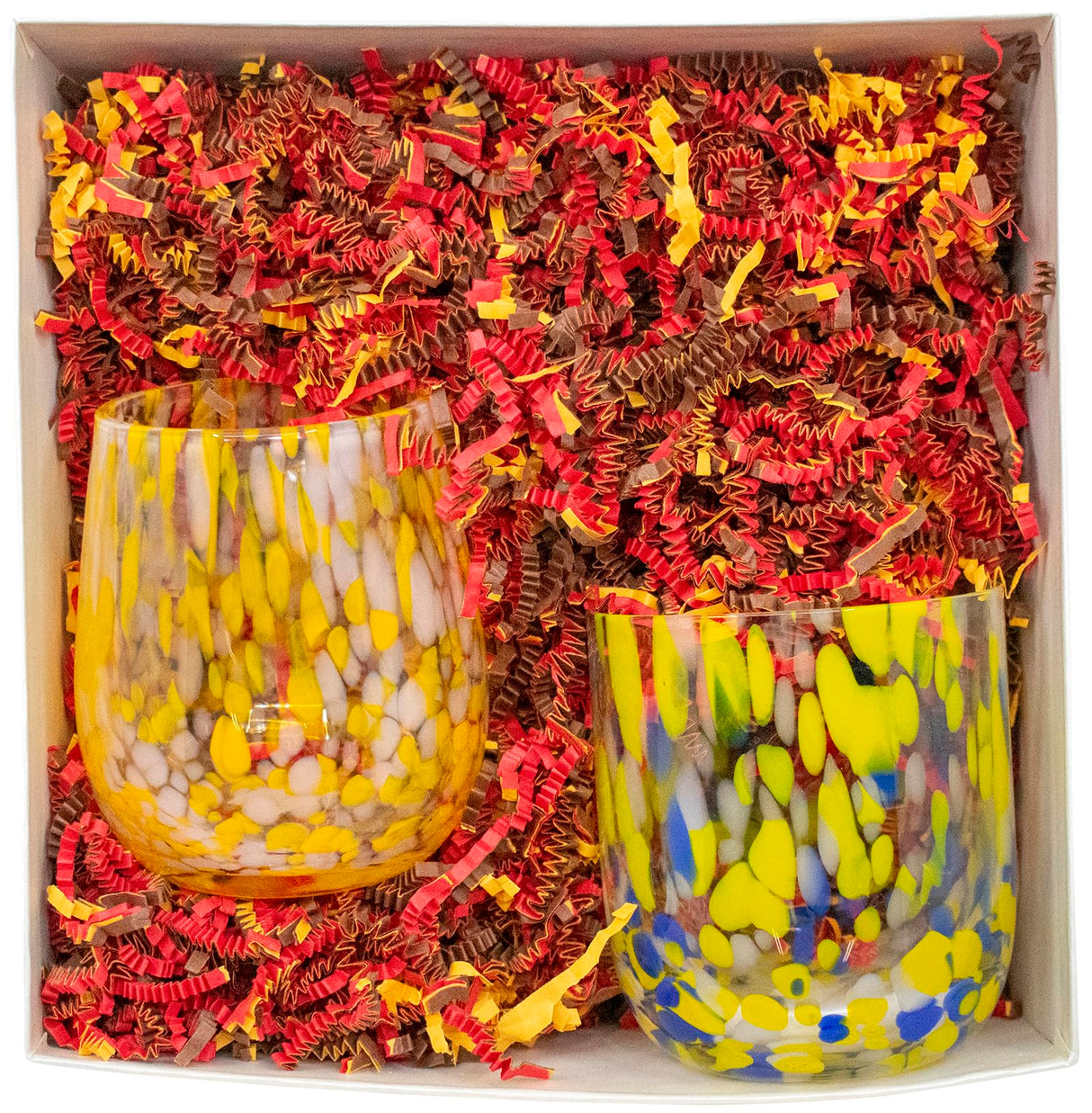 Stephanie Imports Made In USA 3-Ply Crinkle Cut Shredded Paper 2 lbs (Red & Green Christmas Mix)