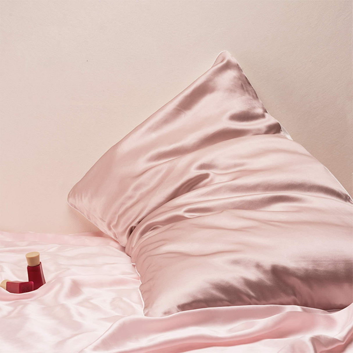 Pink Silk Pillow Cases with Zipper Made in USA, 100% 22 Momme Mulberry Silk Pillowcase for Hair and Skin, Acne Free, Anti Aging, Anti Wrinkle, Hypoallergenic (Pink, Standard)