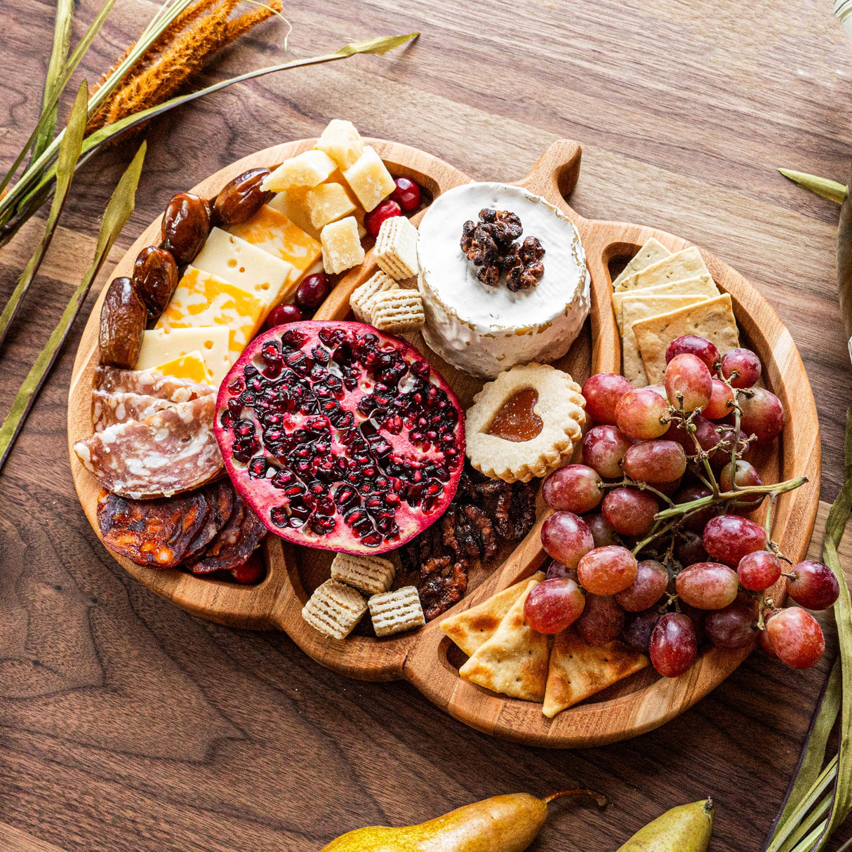 Christmas Tree Charcuterie Board - Custom Personalization Available, USA Made - Christmas Charcuterie Board Accessories Christmas Tree Cutting Board Wood Christmas Tree Platter Christmas Cutting Board